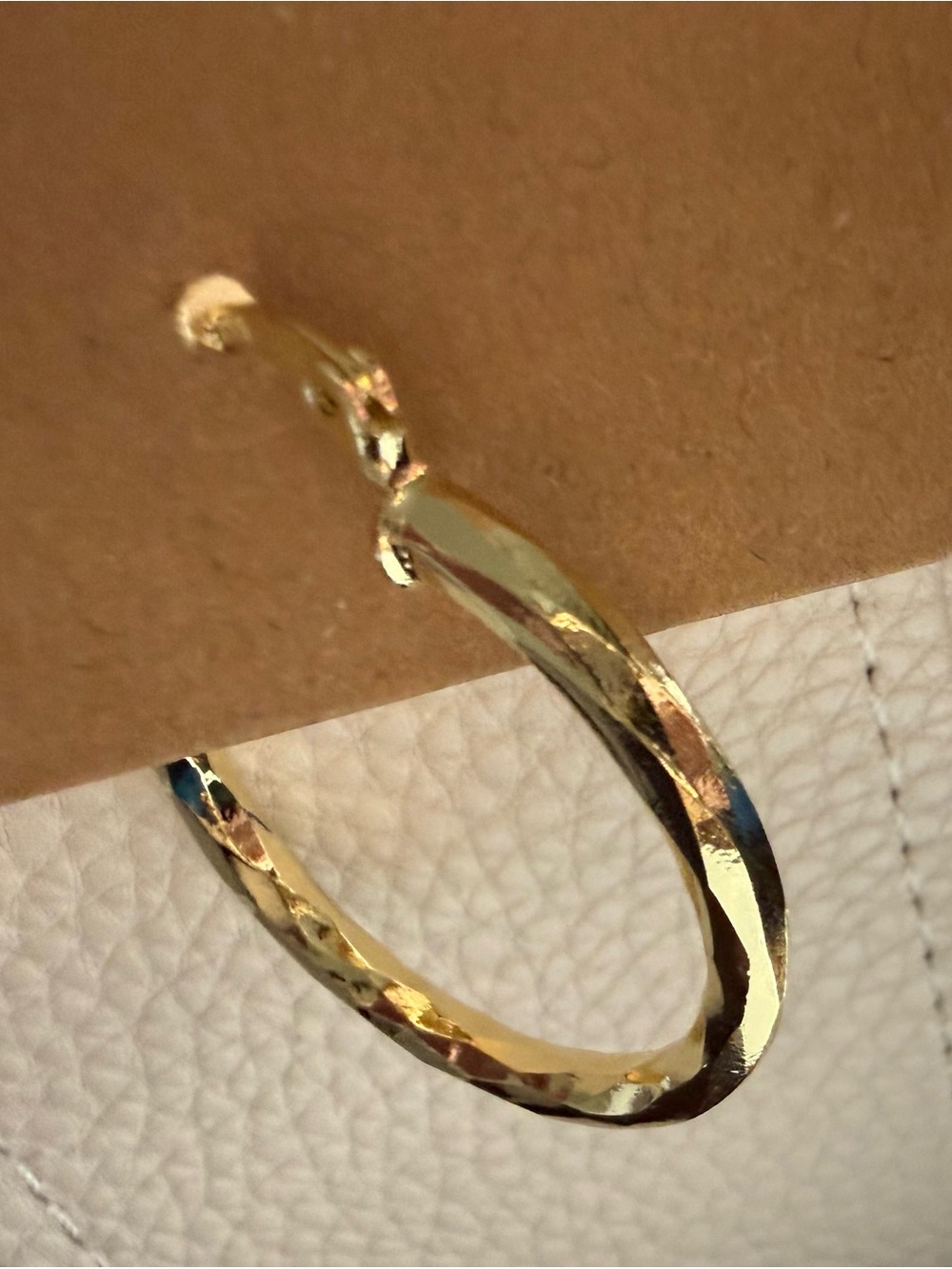 Gently Twisted Good-Filled Hoop Earrings *NEW